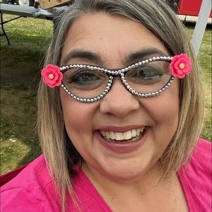 Meet your Posher, Angelia